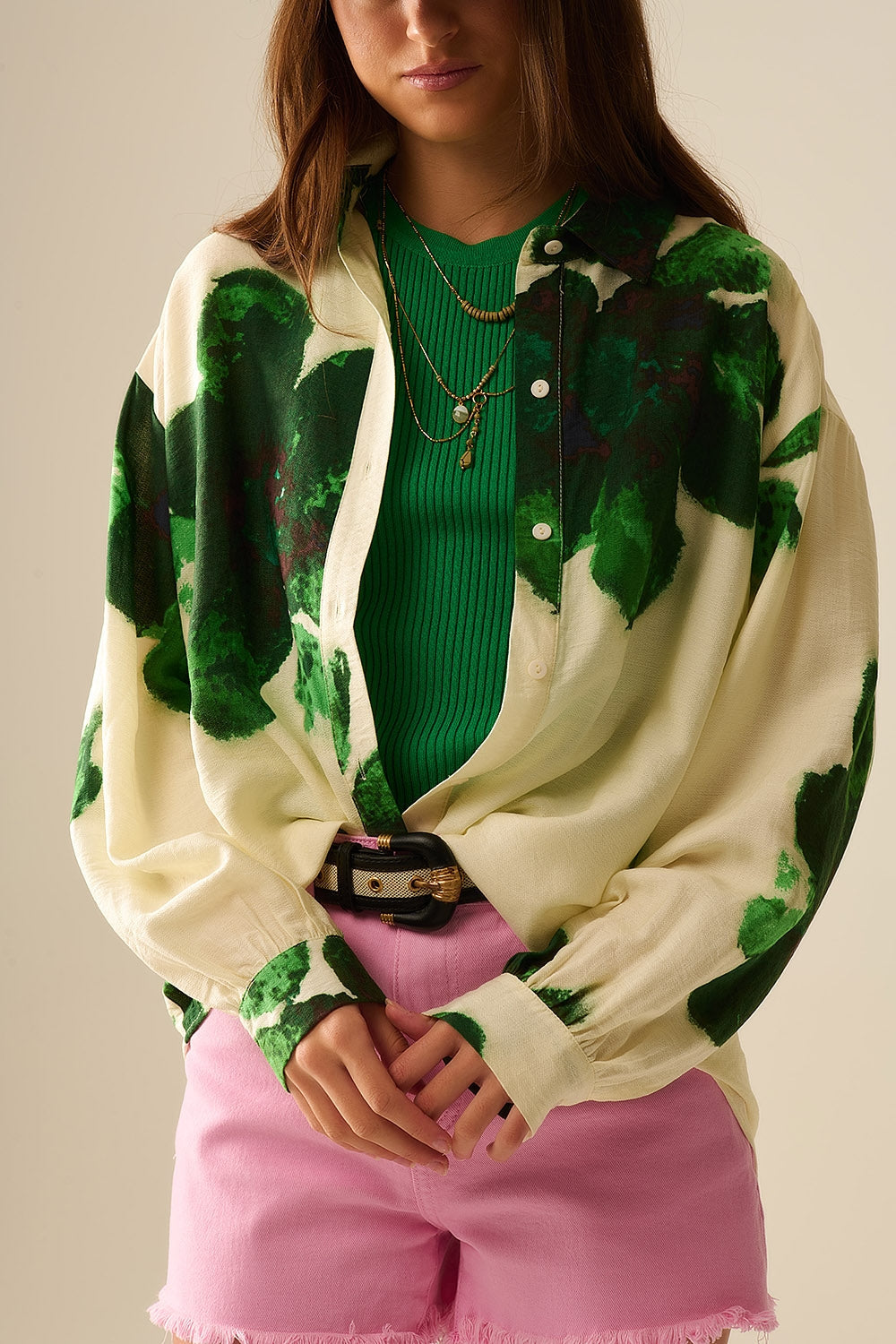 Relaxed Shirt in With Big Flowers Print in Green